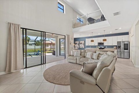 House in LORRAINE LAKES in Bradenton, Florida 5 bedrooms, 310.67 sq.m. № 1519342 - photo 13
