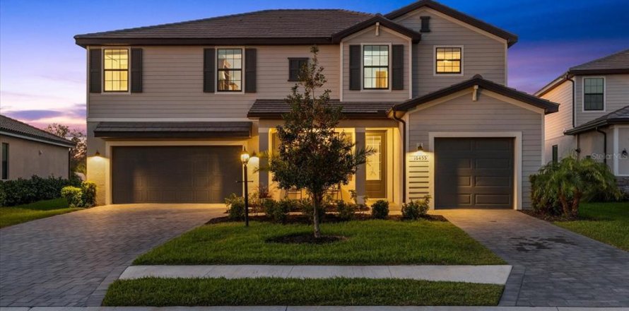 House in LORRAINE LAKES in Bradenton, Florida 5 bedrooms, 310.67 sq.m. № 1519342