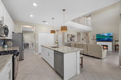 House in LORRAINE LAKES in Bradenton, Florida 5 bedrooms, 310.67 sq.m. № 1519342 - photo 17