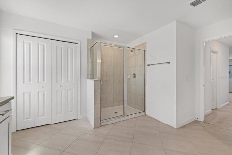 House in LORRAINE LAKES in Bradenton, Florida 5 bedrooms, 310.67 sq.m. № 1519342 - photo 29