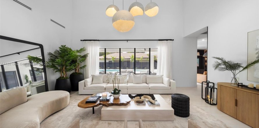 Casa en Miami, Florida 5 dormitorios, 486.99 m2 № 1893037