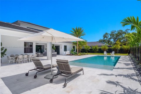 Villa ou maison à vendre à Miami, Floride: 5 chambres, 486.99 m2 № 1893037 - photo 10