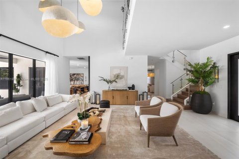 Купить виллу или дом в Майами, Флорида 5 спален, 486.99м2, № 1893037 - фото 14