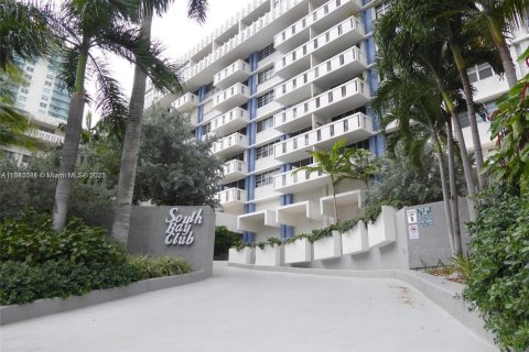 Copropriété à louer à Miami Beach, Floride: 52.03 m2 № 1834008 - photo 1