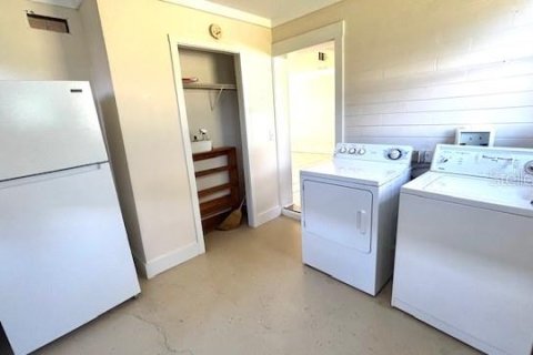 Купить виллу или дом в Эджуотер, Флорида 6 комнат, 94.2м2, № 1559298 - фото 23