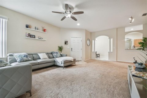 House in Wesley Chapel, Florida 3 bedrooms, 144.09 sq.m. № 1865921 - photo 12