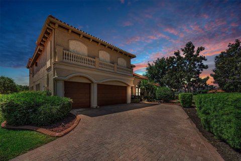 House in Trinity, Florida 4 bedrooms, 548.87 sq.m. № 2129245
