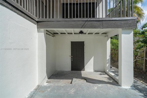 Villa ou maison à vendre à Miami, Floride: 5 chambres, 136.75 m2 № 2180624 - photo 10