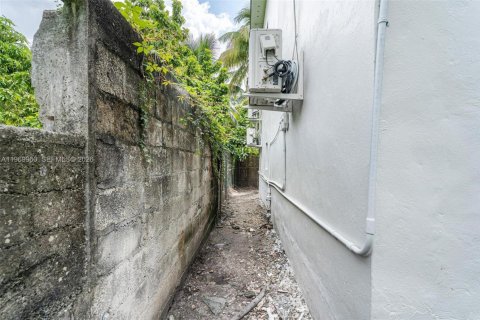 Villa ou maison à vendre à Miami, Floride: 5 chambres, 136.75 m2 № 2180624 - photo 21