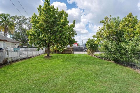 Villa ou maison à vendre à Miami, Floride: 5 chambres, 136.75 m2 № 2180624 - photo 8