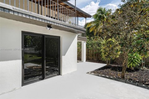 Villa ou maison à vendre à Miami, Floride: 5 chambres, 136.75 m2 № 2180624 - photo 9