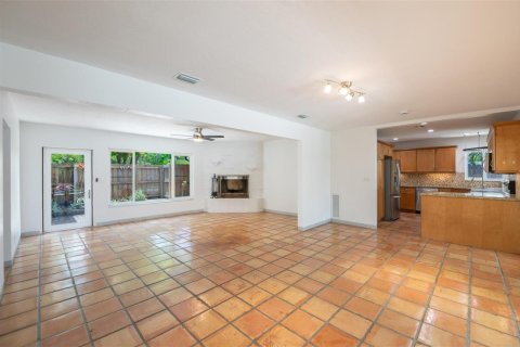 House in Fort Lauderdale, Florida 2 bedrooms, 148.36 sq.m. № 2082151 - photo 8