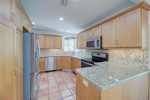House in Fort Lauderdale, Florida 2 bedrooms, 148.36 sq.m. № 2082151 - photo 12