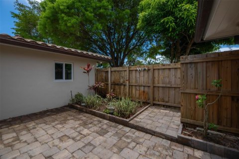House in Fort Lauderdale, Florida 2 bedrooms, 148.36 sq.m. № 2082151 - photo 26
