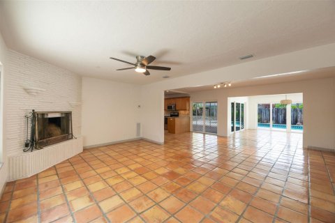 House in Fort Lauderdale, Florida 2 bedrooms, 148.36 sq.m. № 2082151 - photo 4