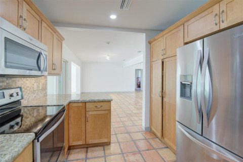 House in Fort Lauderdale, Florida 2 bedrooms, 148.36 sq.m. № 2082151 - photo 15