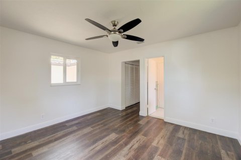 House in Fort Lauderdale, Florida 2 bedrooms, 148.36 sq.m. № 2082151 - photo 22