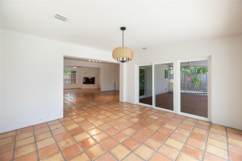 House in Fort Lauderdale, Florida 2 bedrooms, 148.36 sq.m. № 2082151 - photo 11