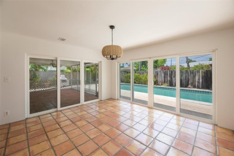 House in Fort Lauderdale, Florida 2 bedrooms, 148.36 sq.m. № 2082151 - photo 10