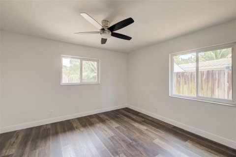 House in Fort Lauderdale, Florida 2 bedrooms, 148.36 sq.m. № 2082151 - photo 16