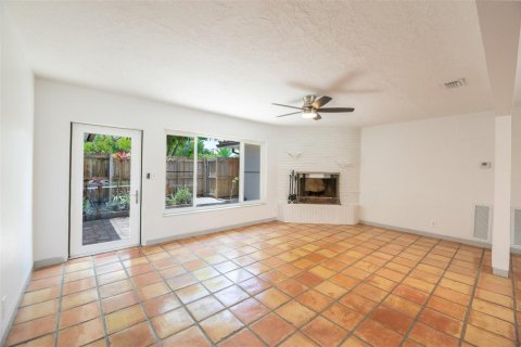 House in Fort Lauderdale, Florida 2 bedrooms, 148.36 sq.m. № 2082151 - photo 6