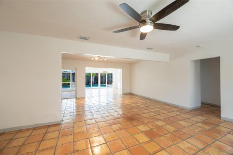 House in Fort Lauderdale, Florida 2 bedrooms, 148.36 sq.m. № 2082151 - photo 5