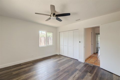 House in Fort Lauderdale, Florida 2 bedrooms, 148.36 sq.m. № 2082151 - photo 18