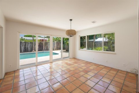 House in Fort Lauderdale, Florida 2 bedrooms, 148.36 sq.m. № 2082151 - photo 9