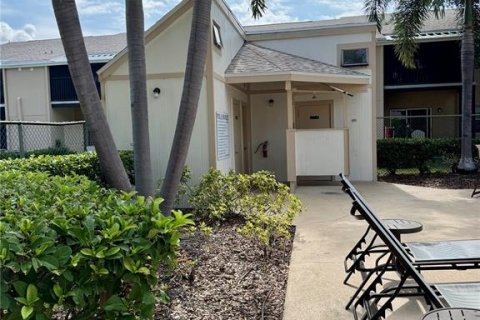 Condo in Tampa, Florida, 2 bedrooms  № 2220267 - photo 20