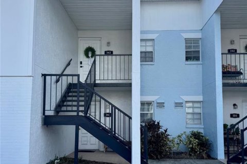 Condo in Tampa, Florida, 2 bedrooms  № 2220267 - photo 2