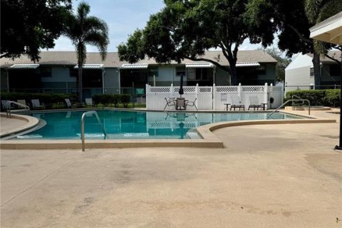Condo in Tampa, Florida, 2 bedrooms  № 2220267 - photo 22