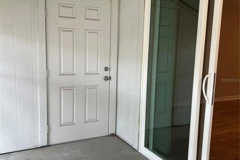 Condo in Tampa, Florida, 2 bedrooms  № 2220267 - photo 17