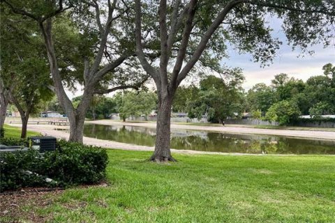 Condo in Tampa, Florida, 2 bedrooms  № 2220267 - photo 24
