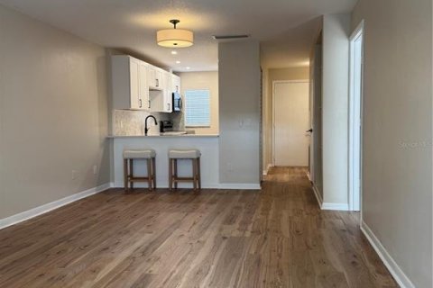 Condo in Tampa, Florida, 2 bedrooms  № 2220267 - photo 5