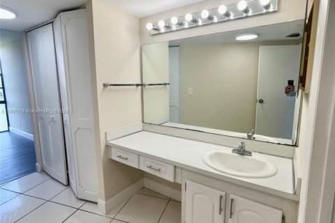 Appartement à louer à Aventura, Floride: 2 chambres, 92.34 m2 № 1869894 - photo 15
