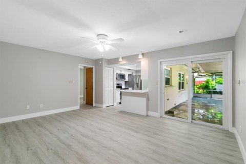 Casa en alquiler en Winter Park, Florida, 4 dormitorios, 163.32 m2 № 1909438 - foto 10