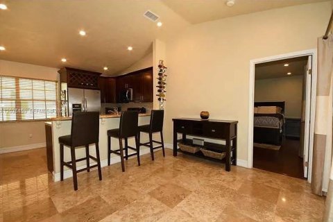 House in Pembroke Pines, Florida 3 bedrooms, 121.14 sq.m. № 2086098 - photo 9