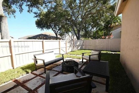 House in Pembroke Pines, Florida 3 bedrooms, 121.14 sq.m. № 2086098 - photo 16