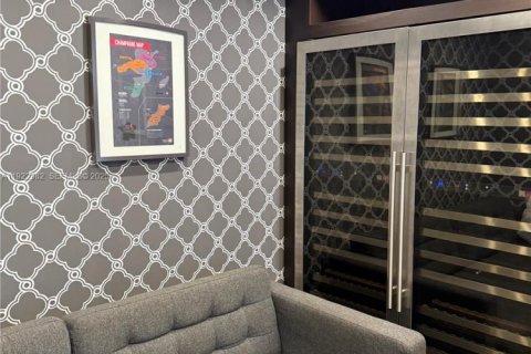 Copropriété à louer à Miami, Floride: 4 chambres, 183.95 m2 № 1976762 - photo 2