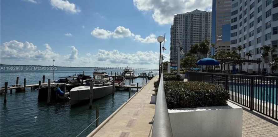 Condo à Miami, Floride, 4 chambres  № 1976762