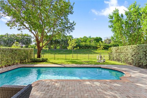 Casa en venta en Miami, Florida, 4 dormitorios, 219.34 m2 № 1960385 - foto 13