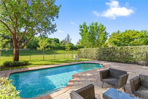 Casa en venta en Miami, Florida, 4 dormitorios, 219.34 m2 № 1960385 - foto 12