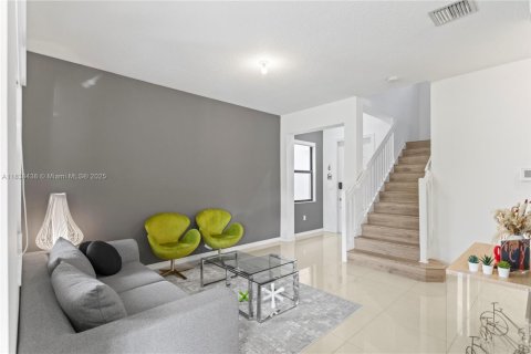 Casa en venta en Miami, Florida, 4 dormitorios, 219.34 m2 № 1960385 - foto 25