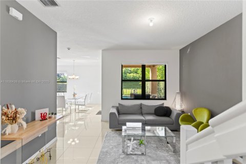 Casa en venta en Miami, Florida, 4 dormitorios, 219.34 m2 № 1960385 - foto 24