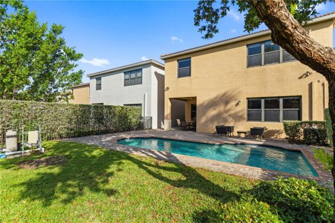 Casa en venta en Miami, Florida, 4 dormitorios, 219.34 m2 № 1960385 - foto 9