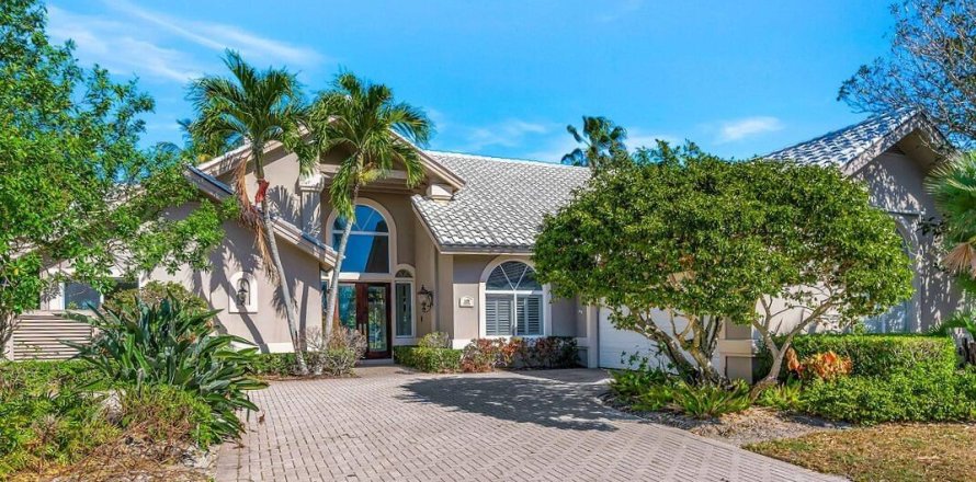 House in Jupiter, Florida 5 bedrooms, 278.71 sq.m. № 2187360