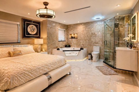 Villa ou maison à vendre à North Miami Beach, Floride: 4 chambres, 173.36 m2 № 2423410 - photo 6