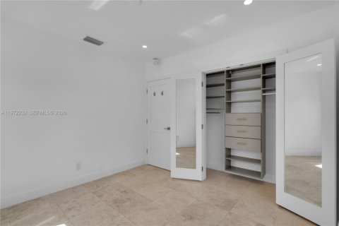 Снять в аренду виллу или дом в Майами, Флорида 3 спальни, 92.16м2, № 2032909 - фото 19