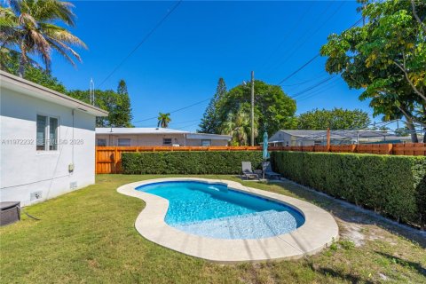 Снять в аренду виллу или дом в Майами, Флорида 3 спальни, 92.16м2, № 2032909 - фото 27