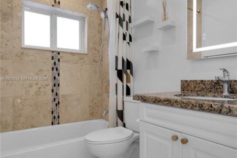 Снять в аренду виллу или дом в Майами, Флорида 3 спальни, 92.16м2, № 2032909 - фото 24